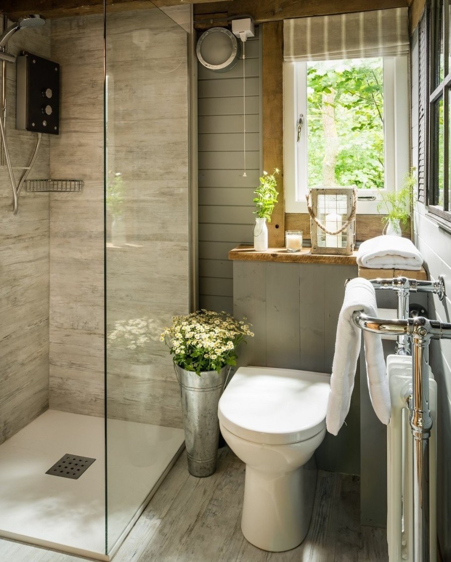 ДУШЕВАЯВ леревянном Ломе