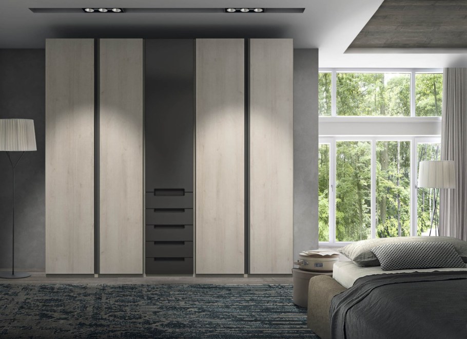 Современные распашные шкафы