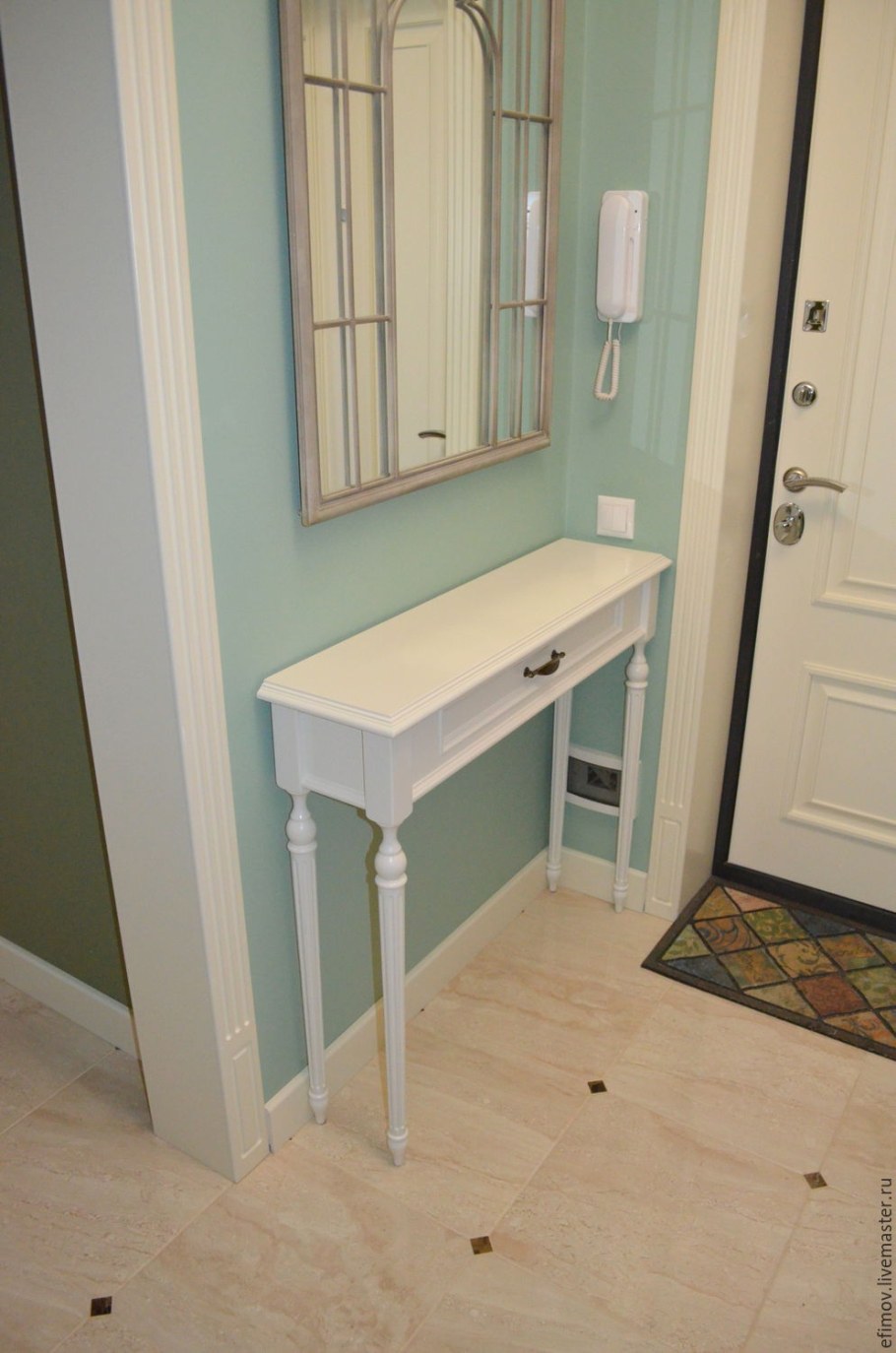 Столик в прихожую