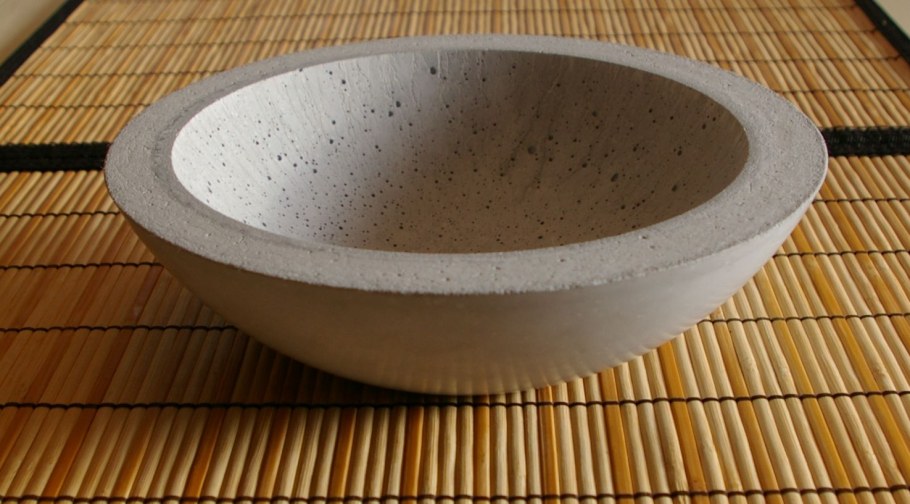 Миска из бетона