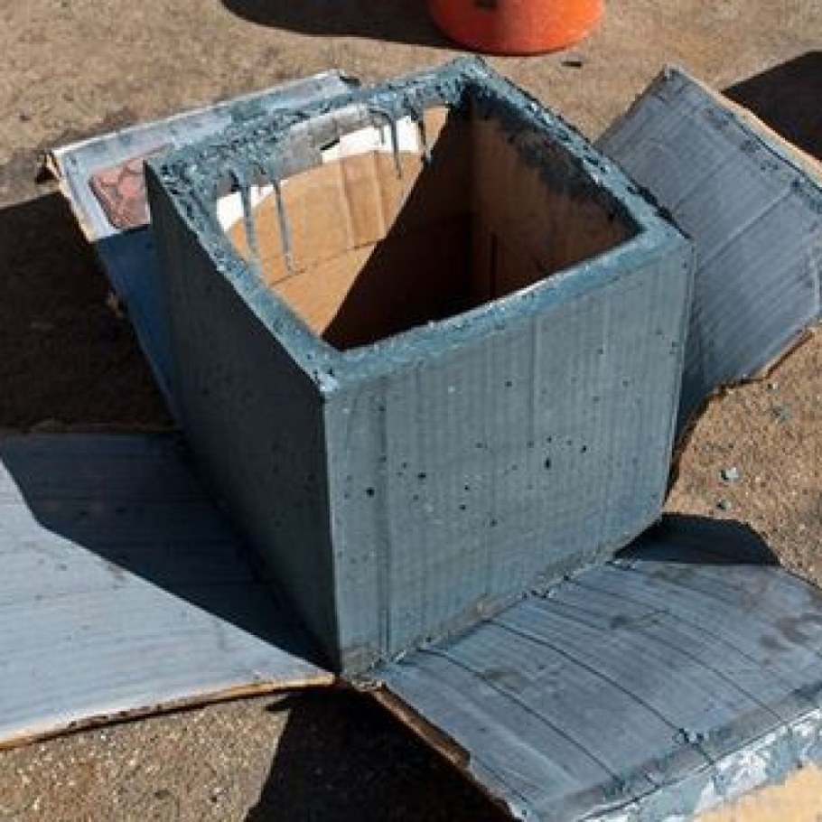 Бетонные формы для клумб