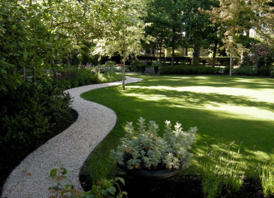 Извилистые дорожки в саду