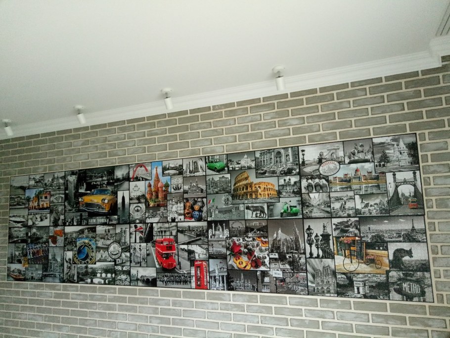 Пазлы на стене