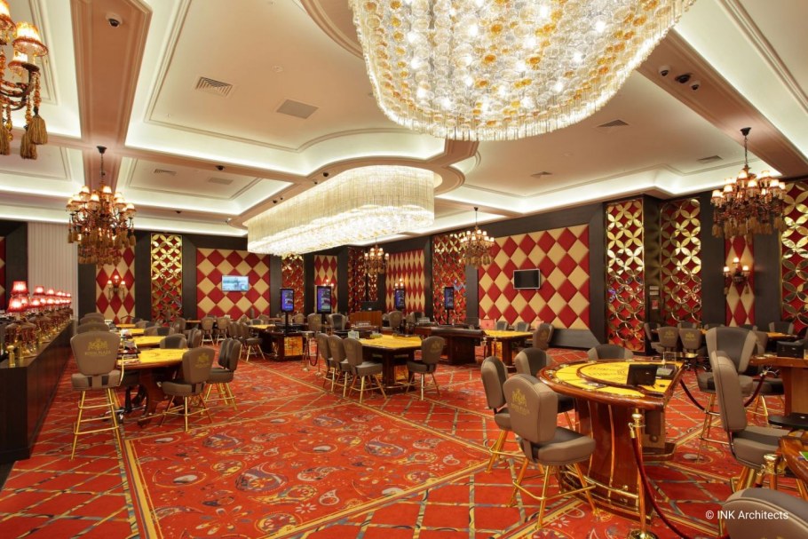 Казино рояль Плаза