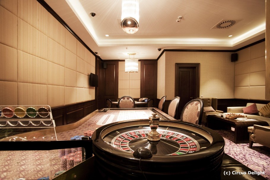 Макао казино Покер