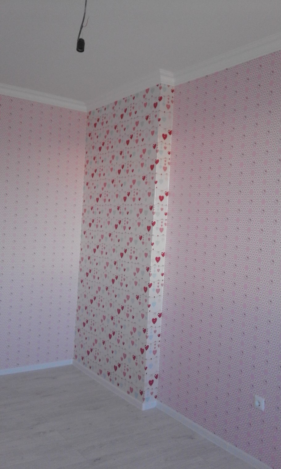 Декор обойных стыков