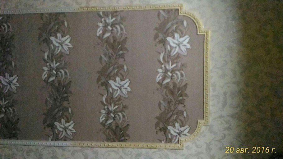 Панно из разных обоев