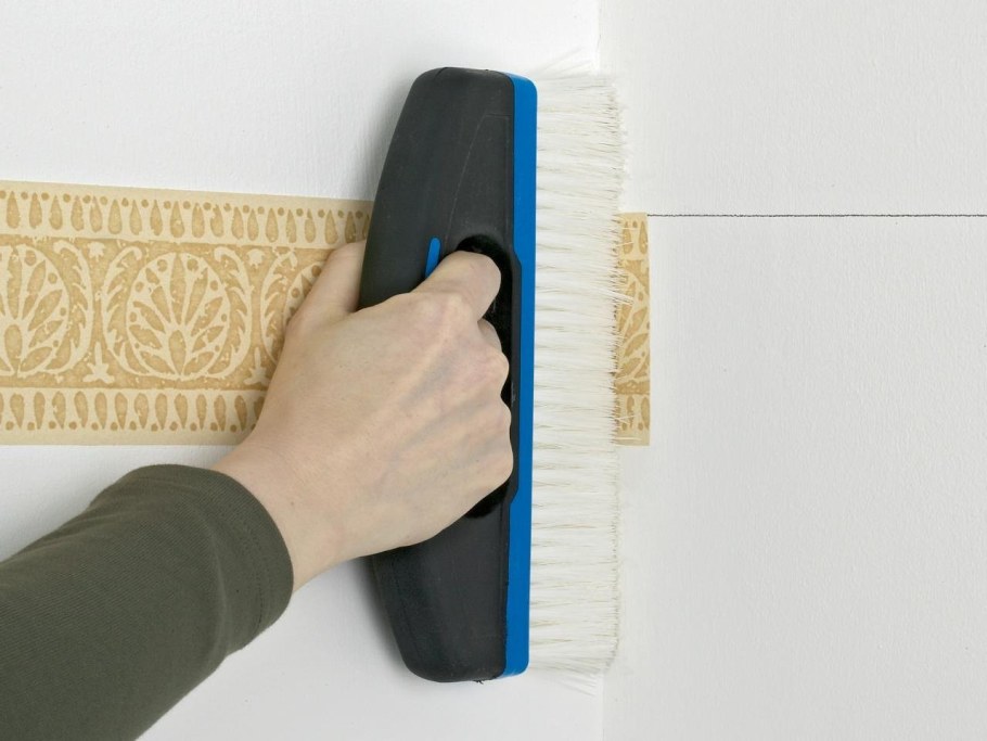 Декоративная лента для обоев на стену