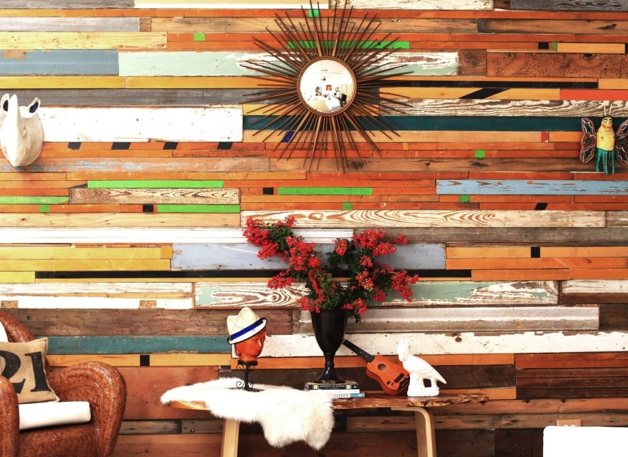 Деревянный декор на стену