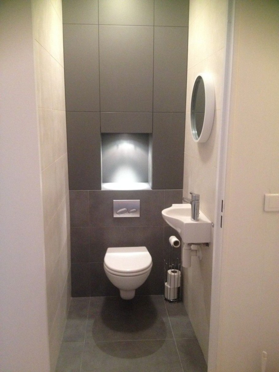 Интерьер туалета с инсталляцией