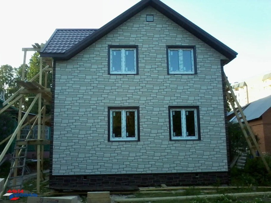 Фасадная панель белый камень Альта профиль дом