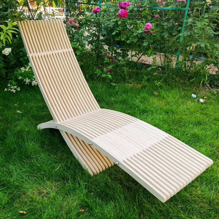 Кресло шезлонг из дерева
