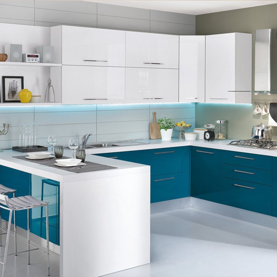 Бело голубая кухня