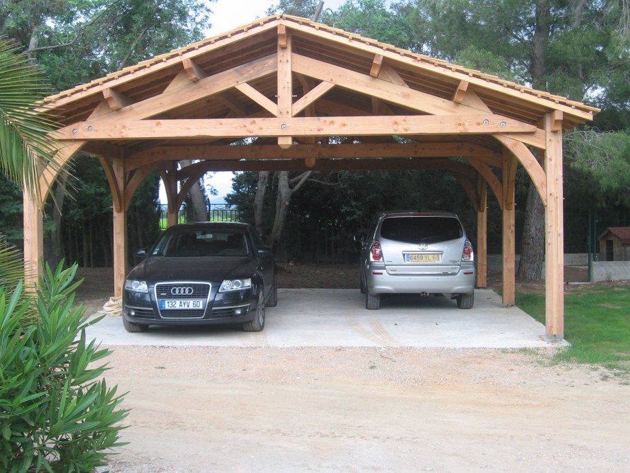 Навес для авто из дерева
