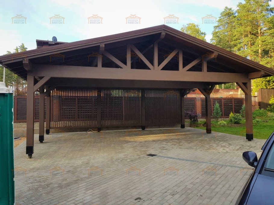 Деревянный навес для автомобиля