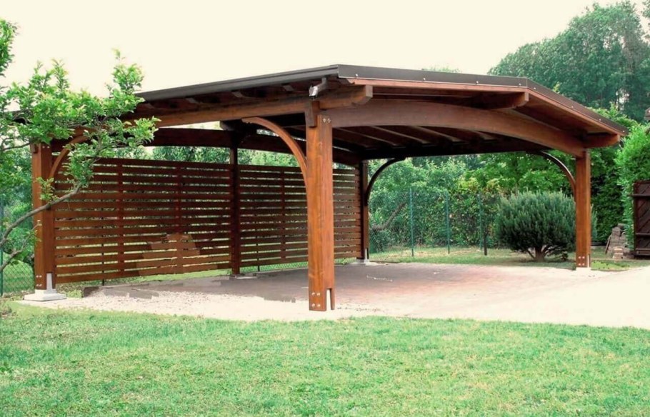 Навес для автомобиля из дерева