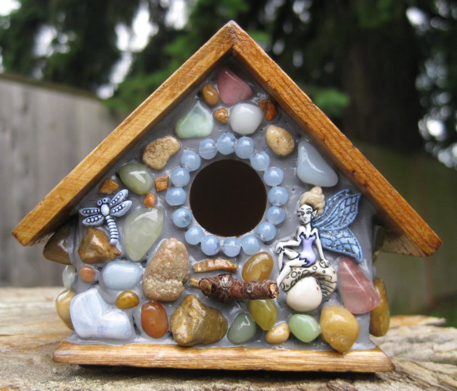 Домик из камушков