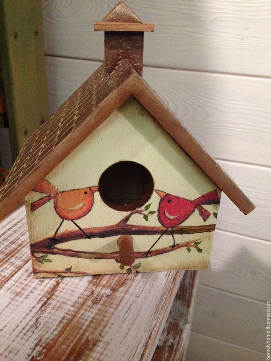 Скворечник в декоре сада