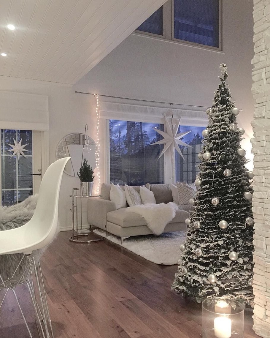 Елка в гостиной