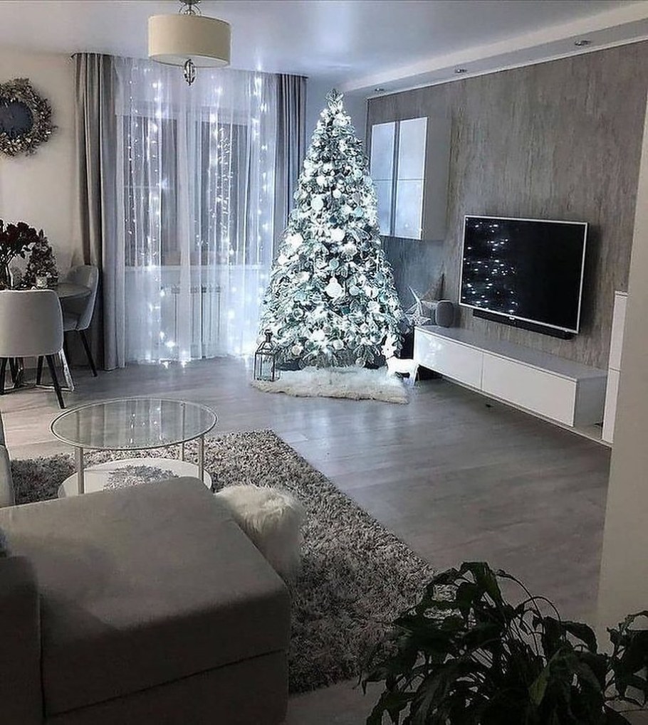 Новогодняя елка в гостиной