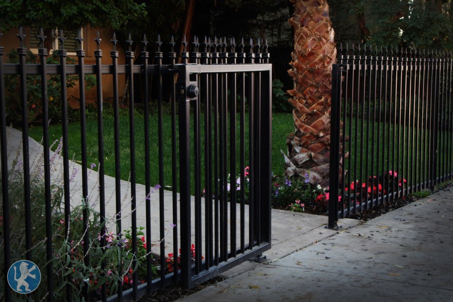 Красивый забор