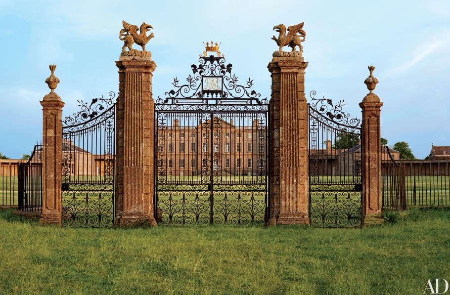 Кирпичная ограда с воротами усадьба Рукавишникова