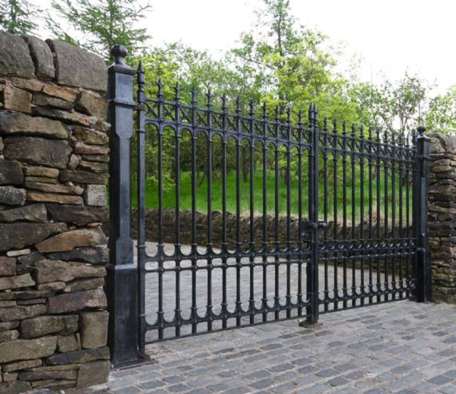 Металлические заборы и ограждения