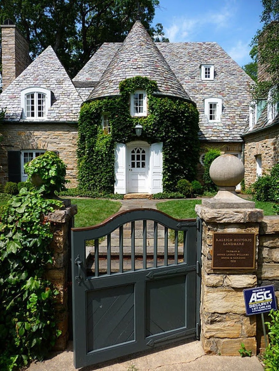 Тюдоров особняк сад