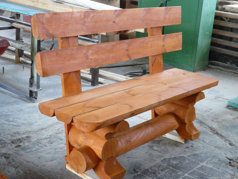 Скамейка деревянная