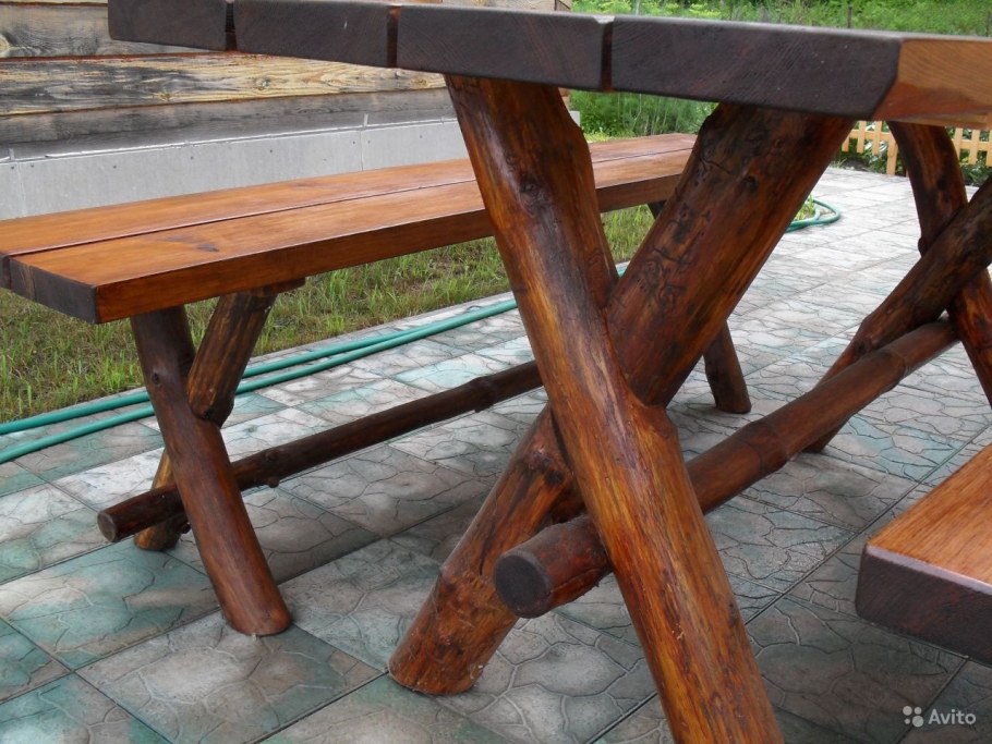 Стол деревянный
