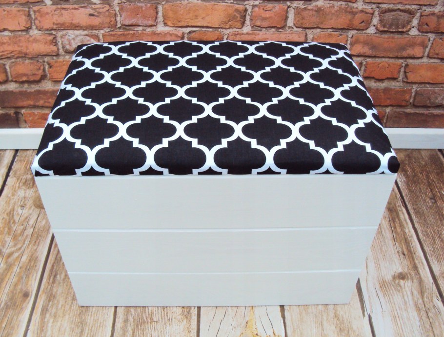 Пуф на балкон с ящиком