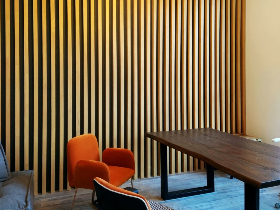 Деревянные рейки в интерьере