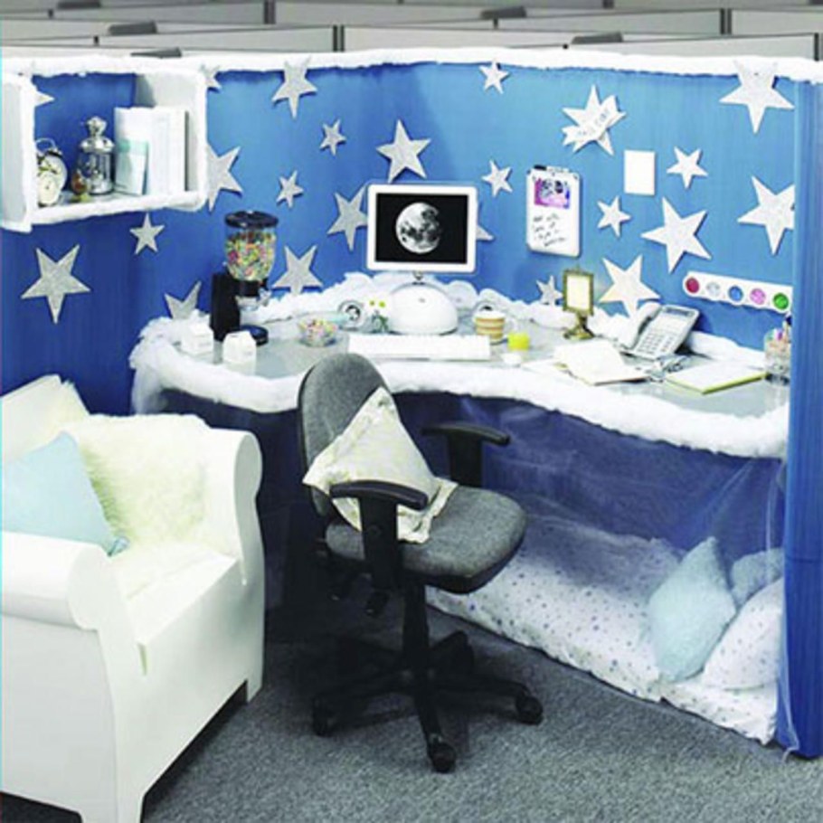 Украсить рабочее место на новый год