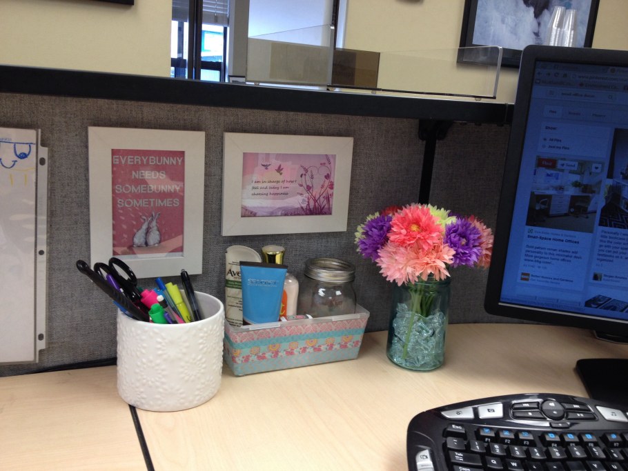 Украсить рабочее место в офисе