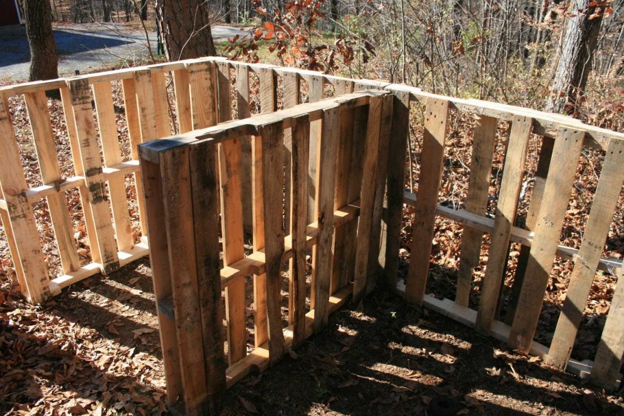 Ящик для компоста из поддонов