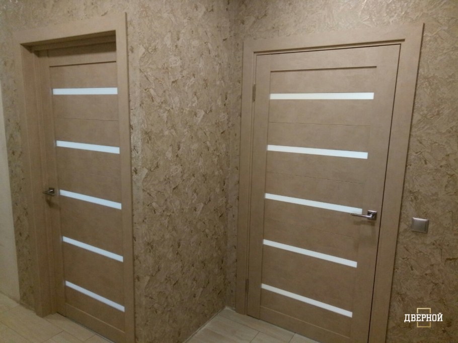 Межкомнатные двери бетон беж в интерьере