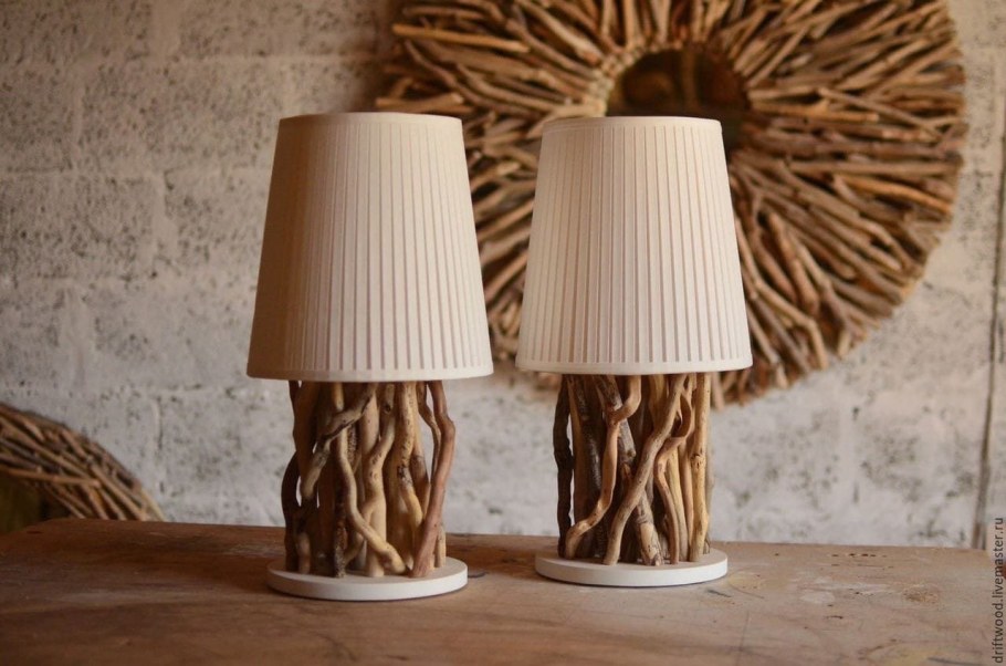 Светильник из дерева