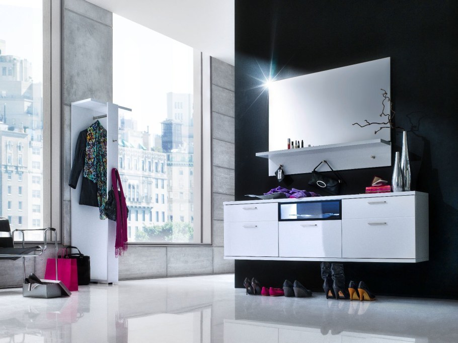 Подвесной комод в прихожую