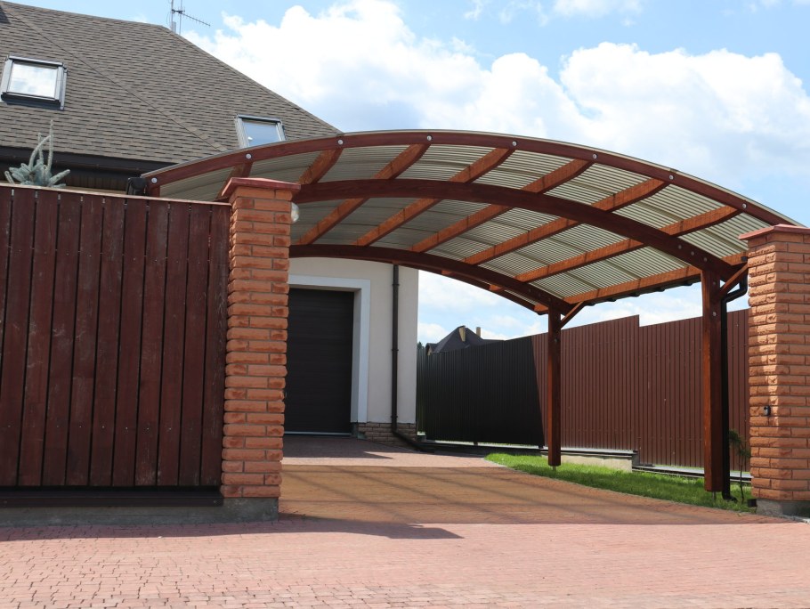 Гараж с навесом