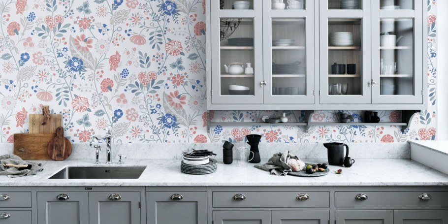 Модные цвета обоев для кухни