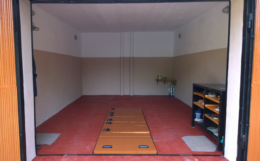 Отделка гаража внутри