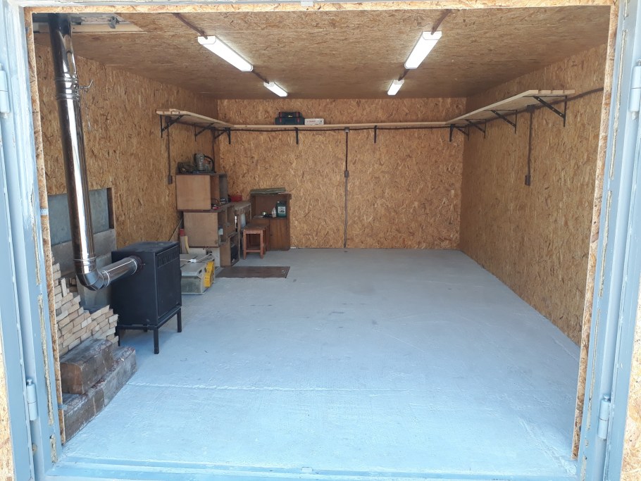 Обшить металлический гараж