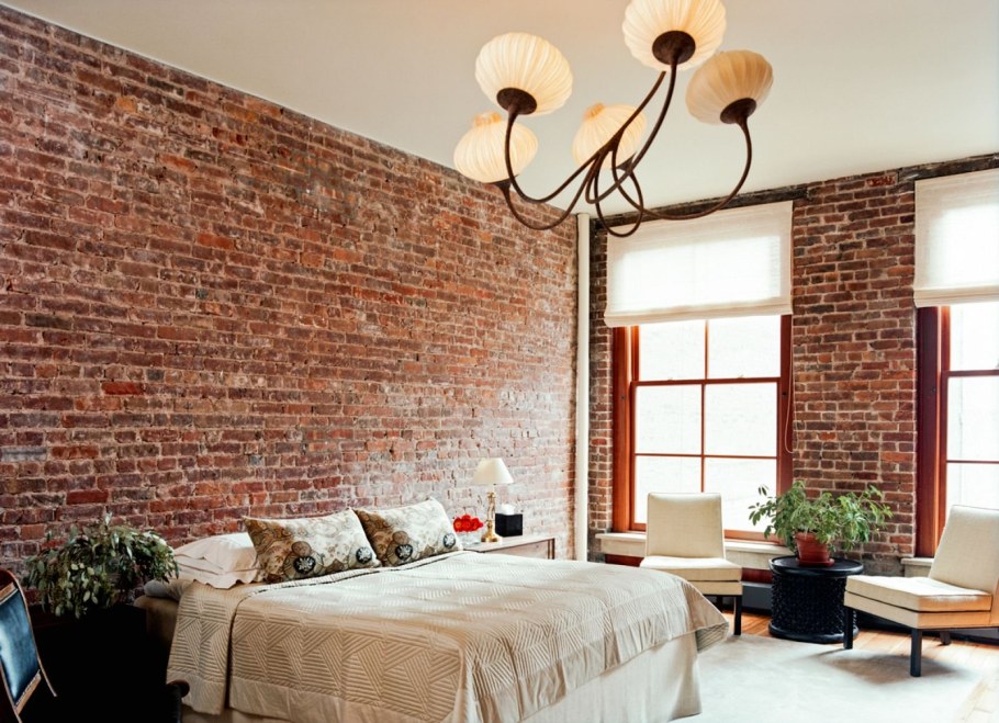 Кирпичная стена в интерьере