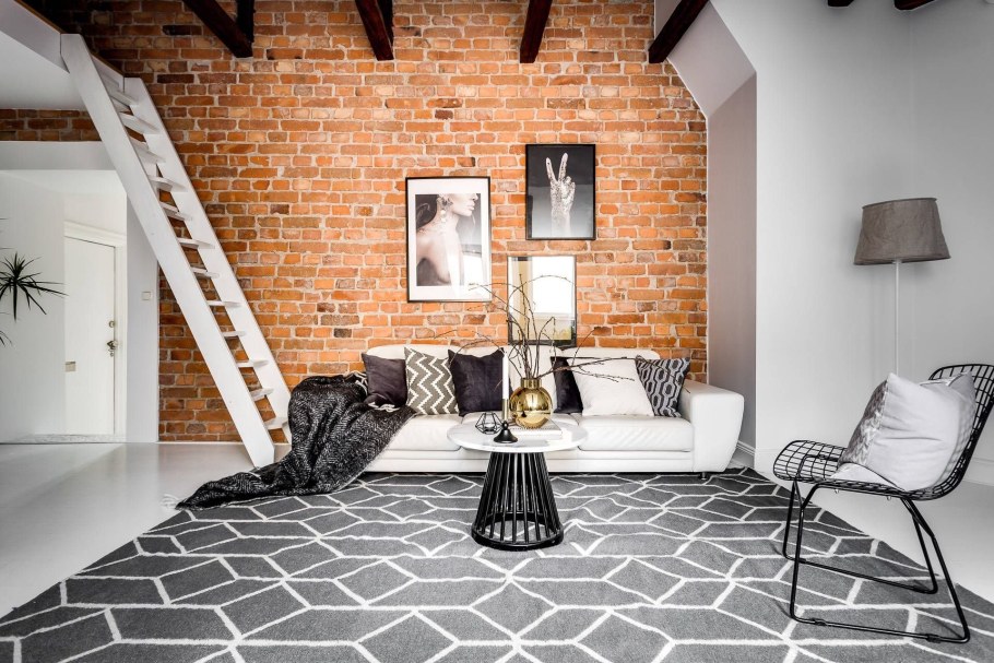 Кирпичная стена в интерьере