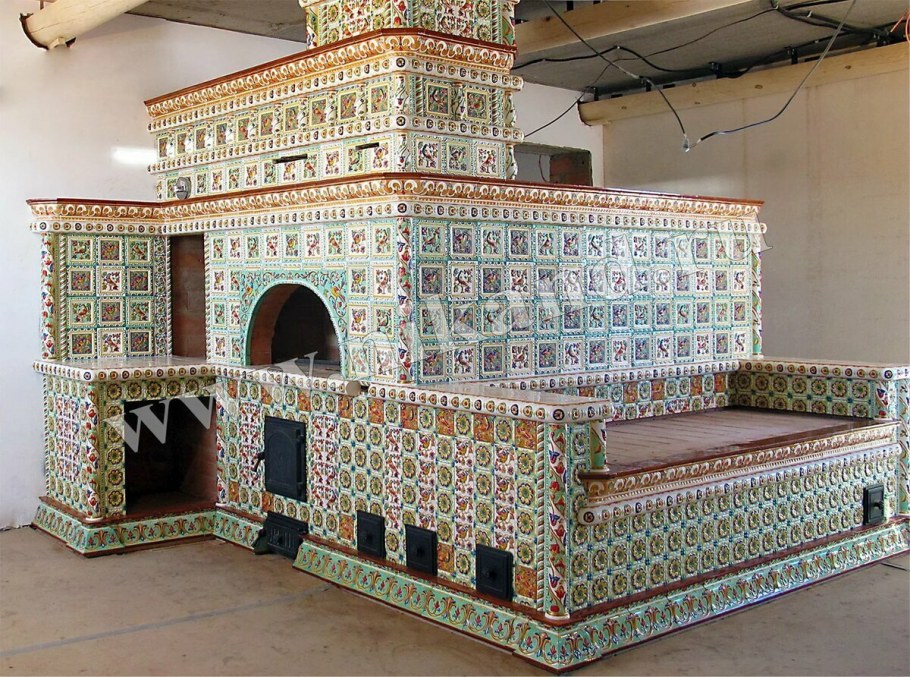 Печь с лежанкой изразцовой