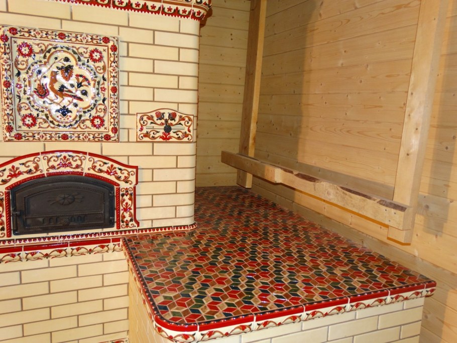 Печь с лежанкой изразцовой