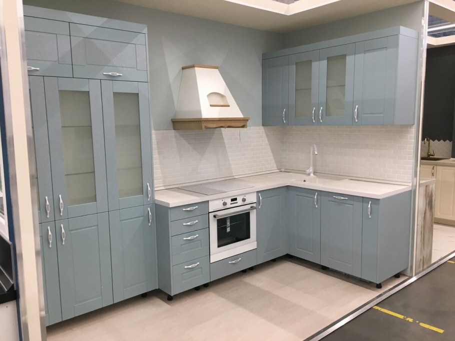 Кухня Томари Леруа Мерлен голубая