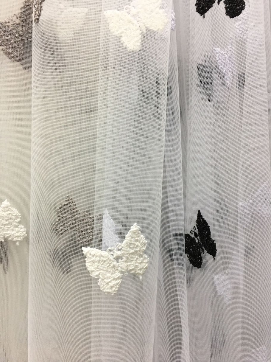 Тюль с бабочками
