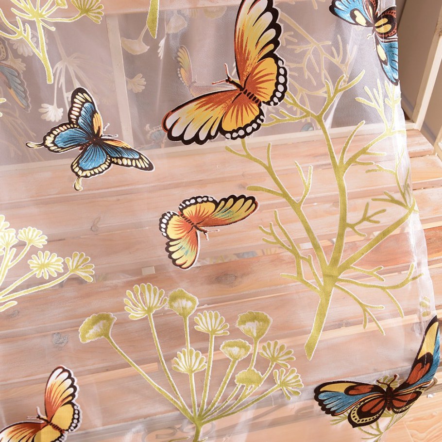 Тюль с бабочками