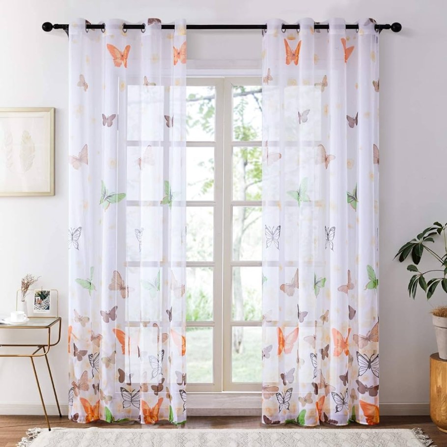 Цветные прозрачные шторы